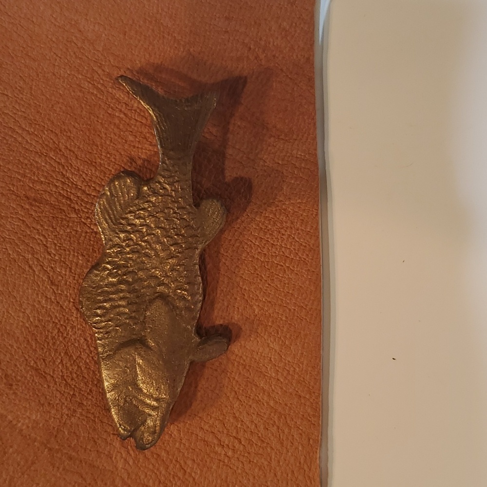 Men's Jewelry broach for hats or leather goods metal clay bronze